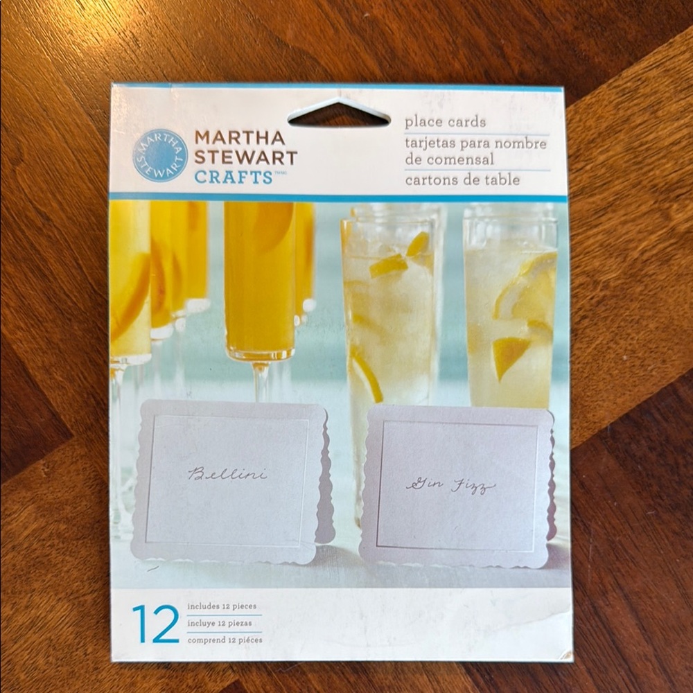 NEW IN PACKAGE MARTHA STEWART CRAFTS 12 PLACE CARDS
